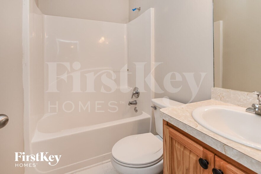 Building Photo - 8610 Taybrook Dr