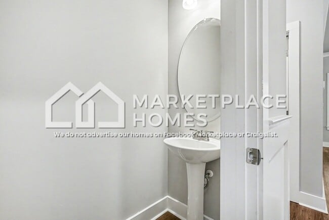 Building Photo - 225 Melba Ln