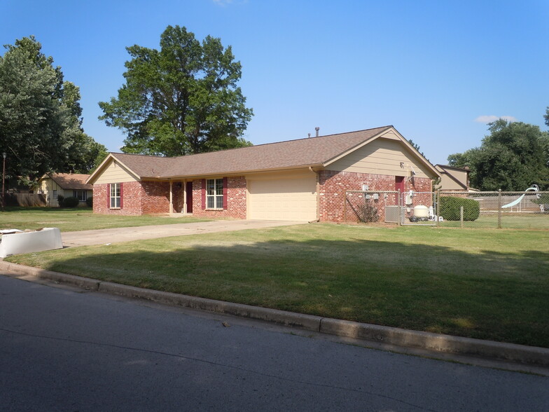Primary Photo - 7701 Briarwood Ave