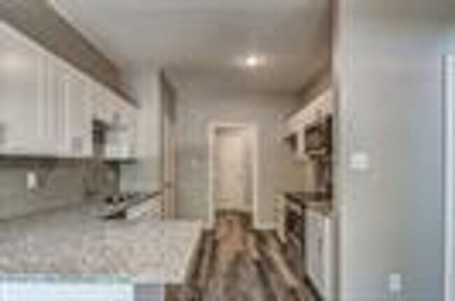 Building Photo - 3258 Wexford Dr