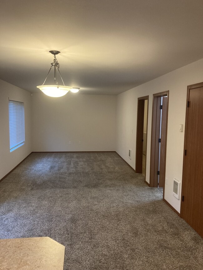 Building Photo - 24215 10th Ave S