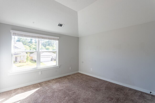 Building Photo - Summerton Beauty!  Ready for your family to make memories in!    ** HOLIDAY SPECIAL! **