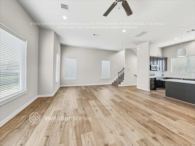 Building Photo - 10534 Executive Lake Dr