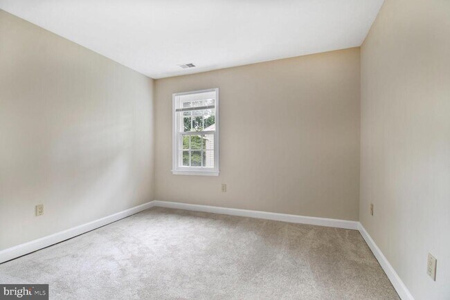 Building Photo - 8217 Lochinver Ln