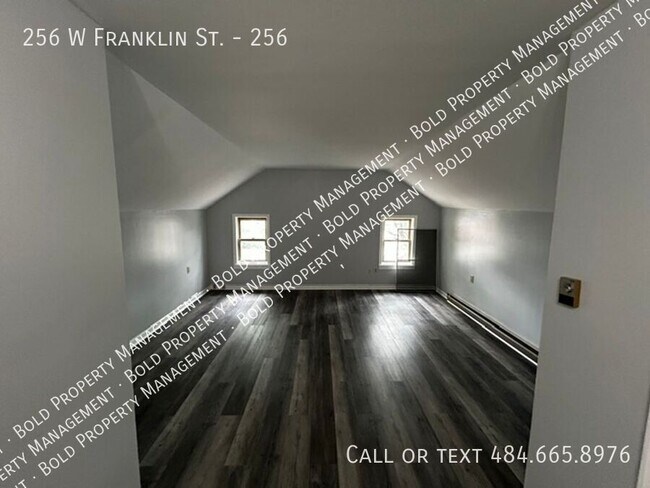Building Photo - 256 W Franklin St