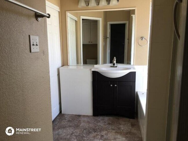 Building Photo - 1514 Montreal Ln, Glenn Heights, TX 75154