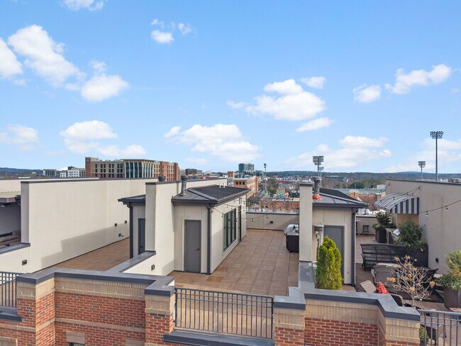 Building Photo - M West