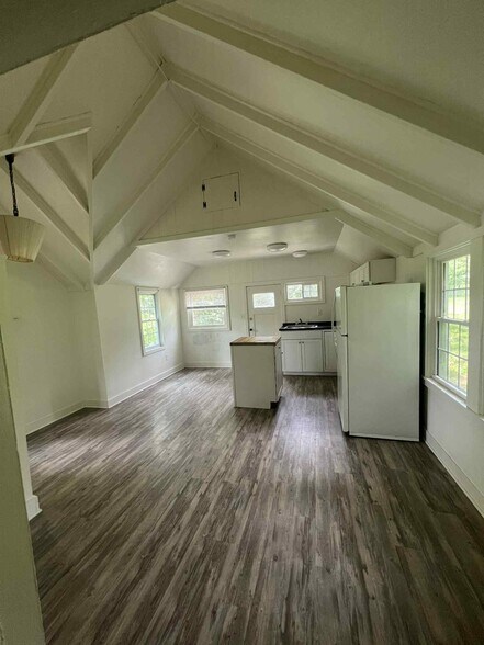 Building Photo - 826 Dryden Rd