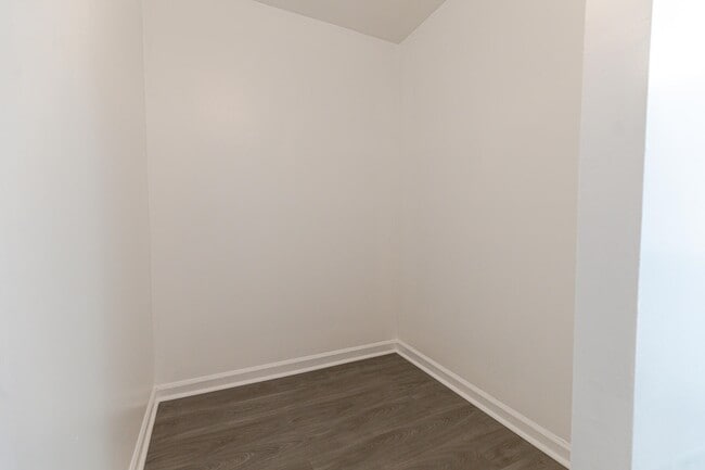 Building Photo - 1402 Camp Rd
