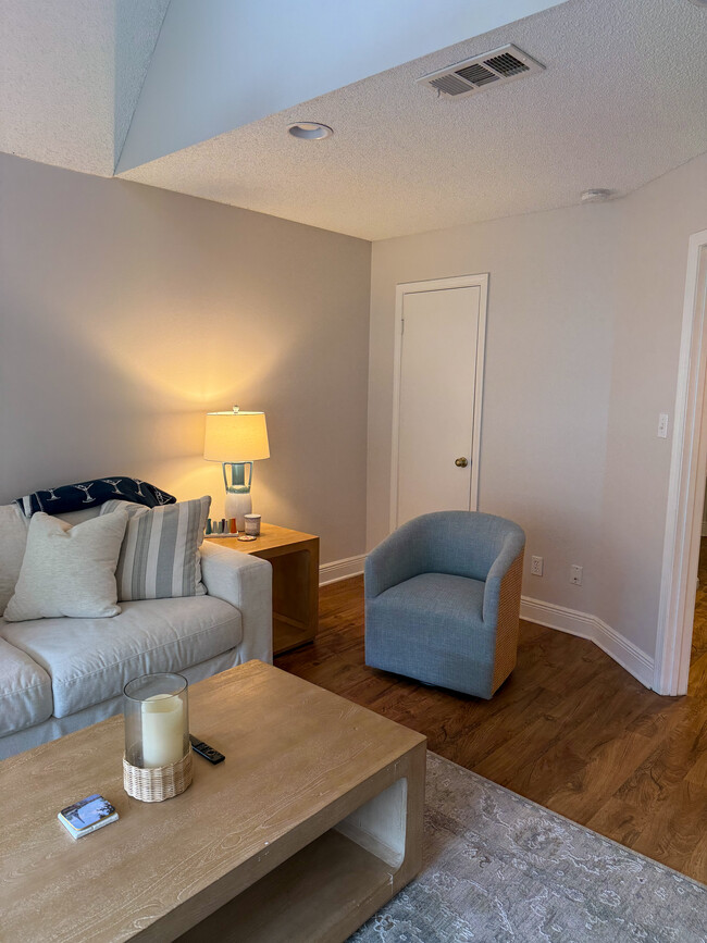 Building Photo - 5001 Grande Dr