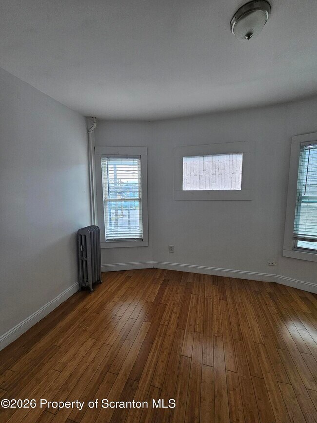 Building Photo - 509 Luzerne St