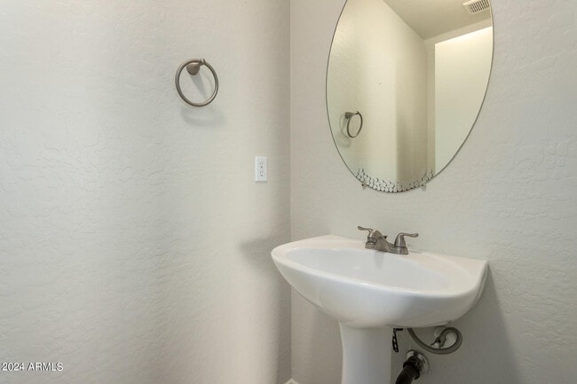 Building Photo - 23598 W Bowker St