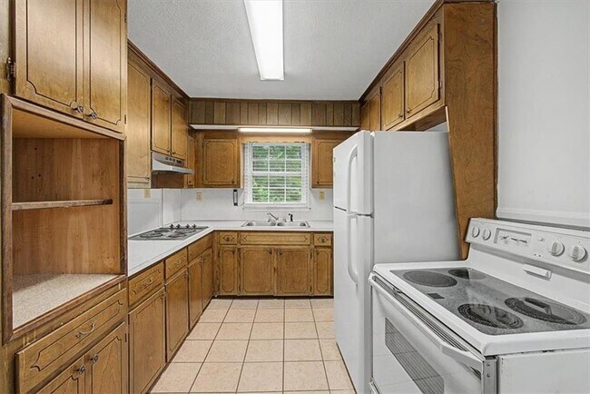 Building Photo - 2985 Fredrick Dr