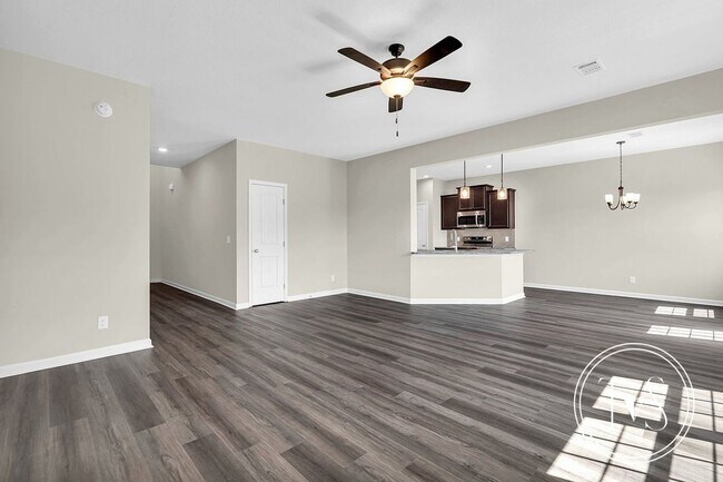 Building Photo - 200 Alcove Ct