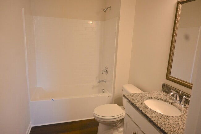 Building Photo - 983 Manitou Cir