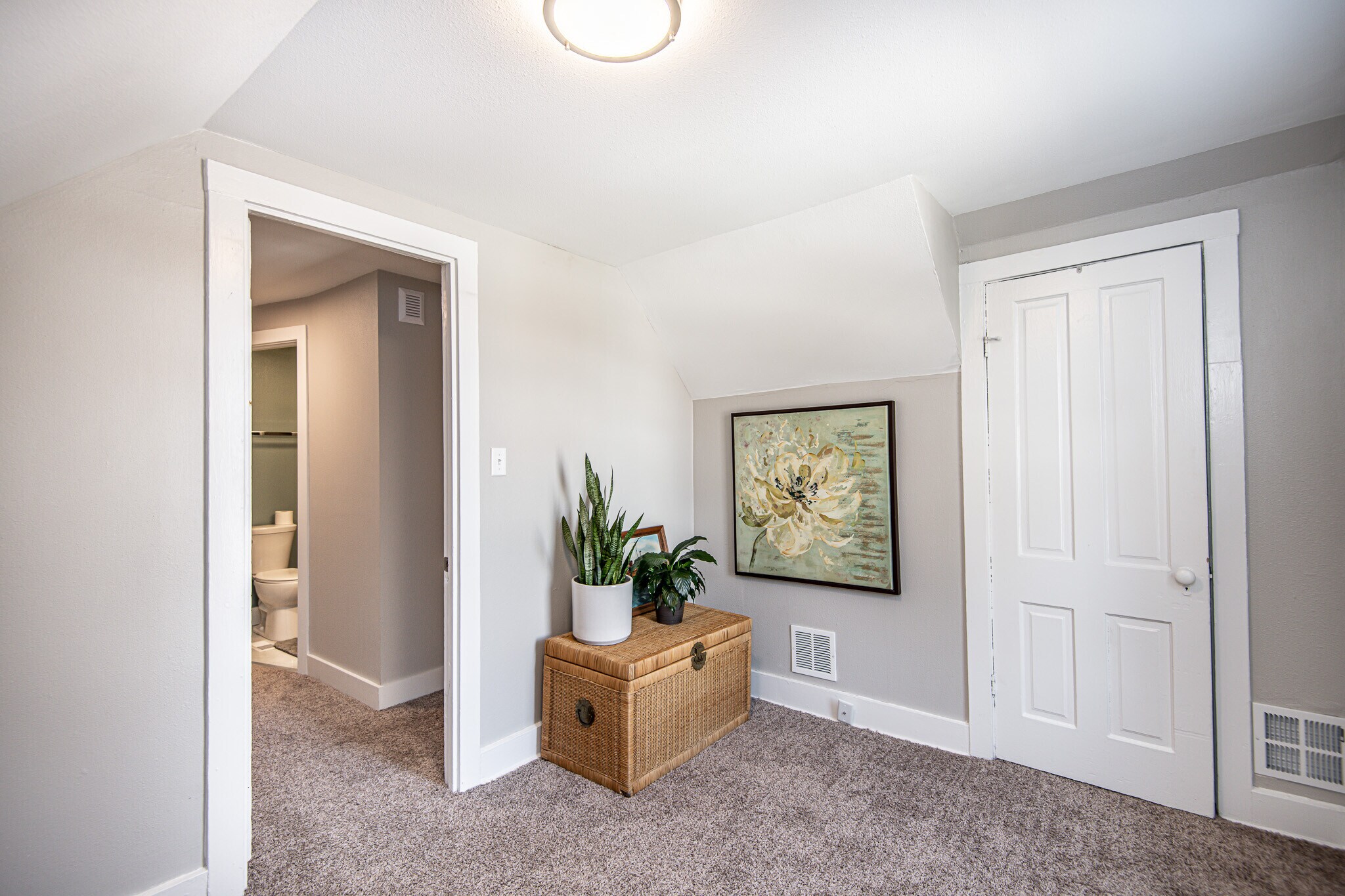 Building Photo - 1014 E Pearson St