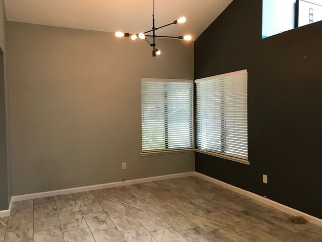 Building Photo - Spacious and Ready to Enjoy in Green Brier! A gated community.