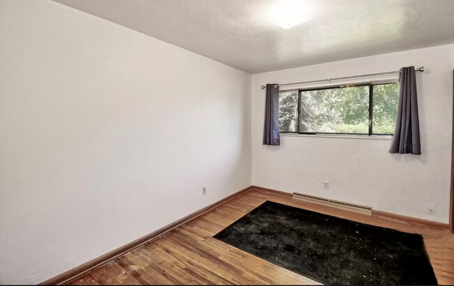 Building Photo - 1625 Walnut Ave