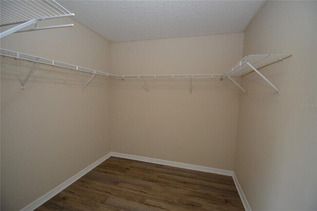 Building Photo - 20 Wheeler Ln