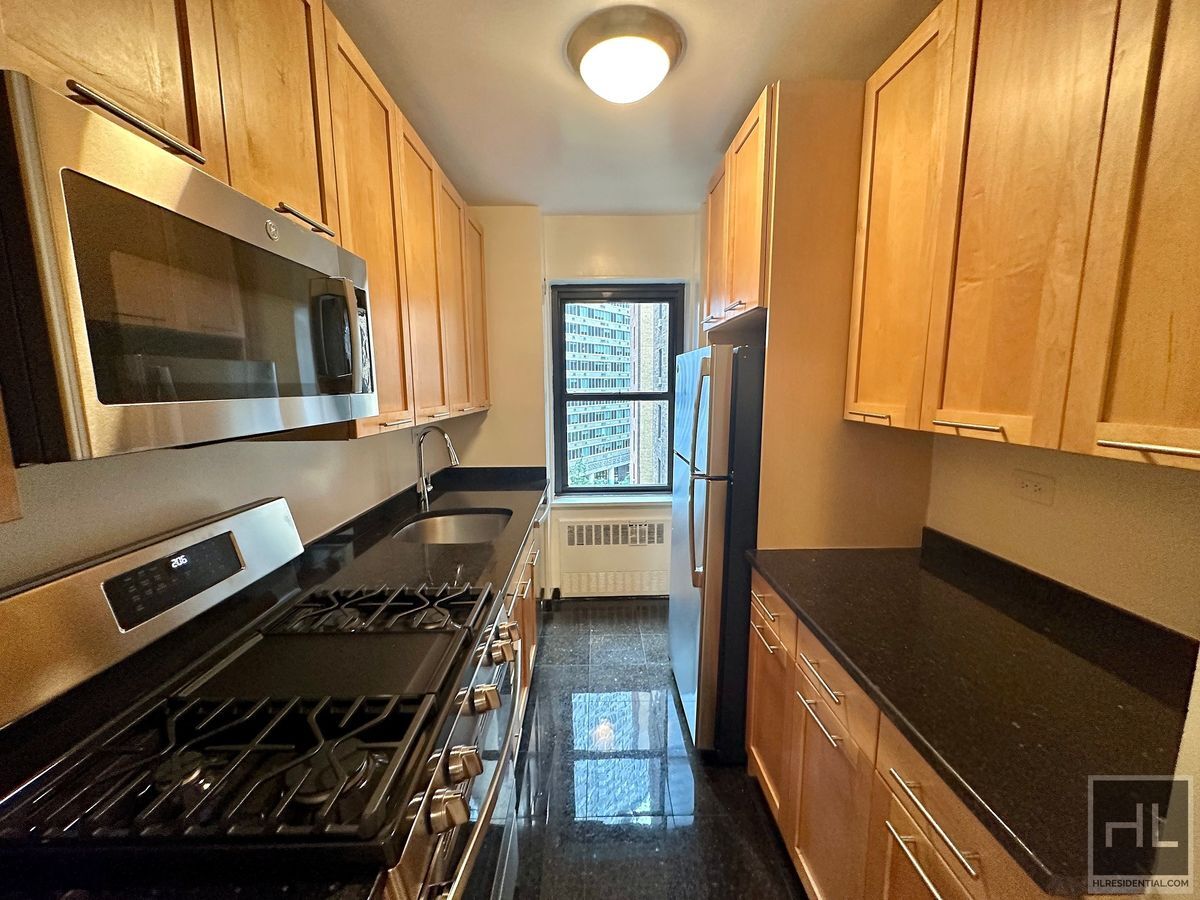 Building Photo - EAST 55 STREET