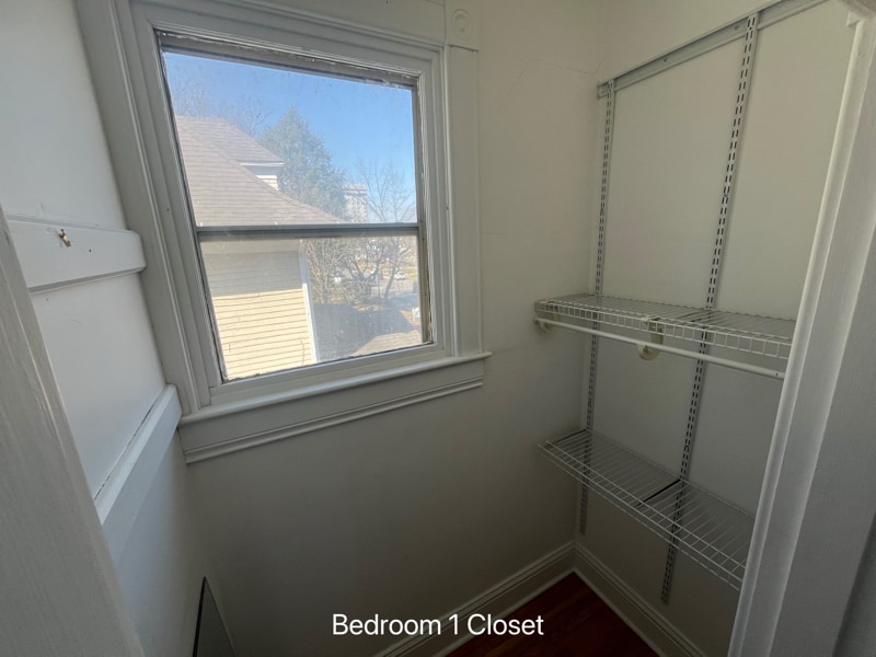 Building Photo - 1112 E Walnut St