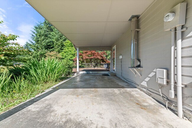 Building Photo - Rare Olympia Rental on Over 2 Acres of Flat, Usable Land!