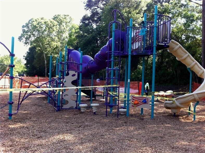 Building Photo - 4941 Isle Royal Ct