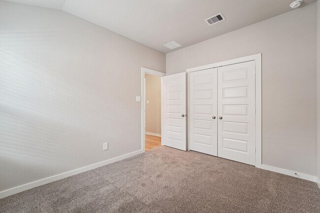 Building Photo - 16691 Sterling Clf St