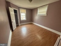 Building Photo - 1833 W Rockland St