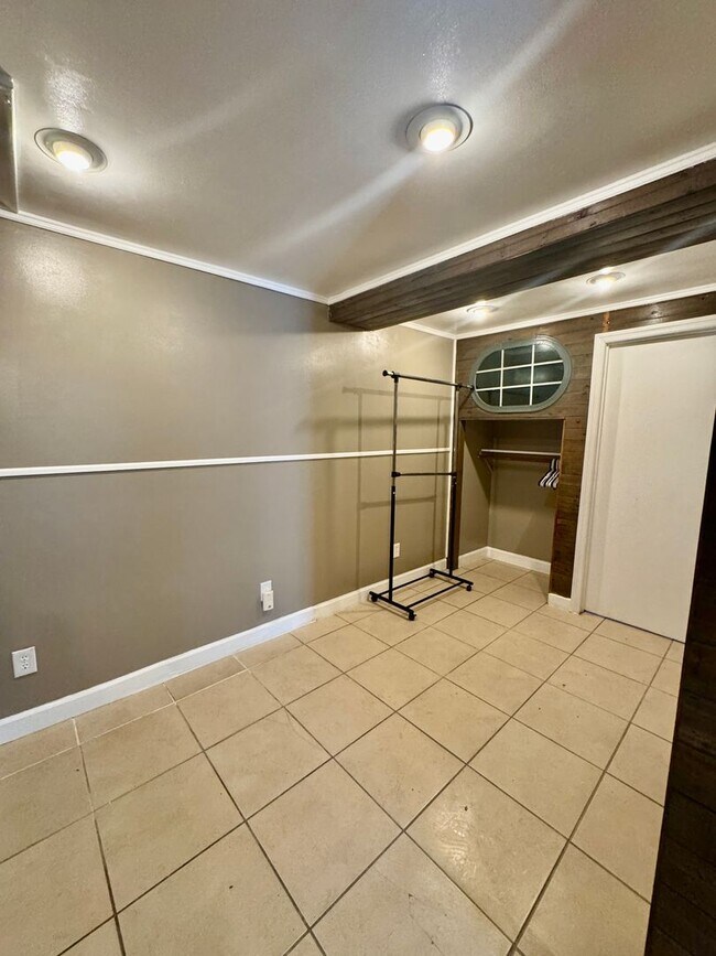 Building Photo - 1195 Mineral Ave