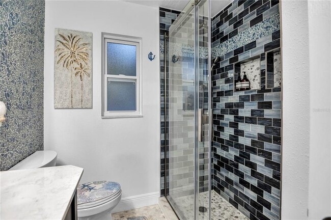 Building Photo - 31 Lands End Ln