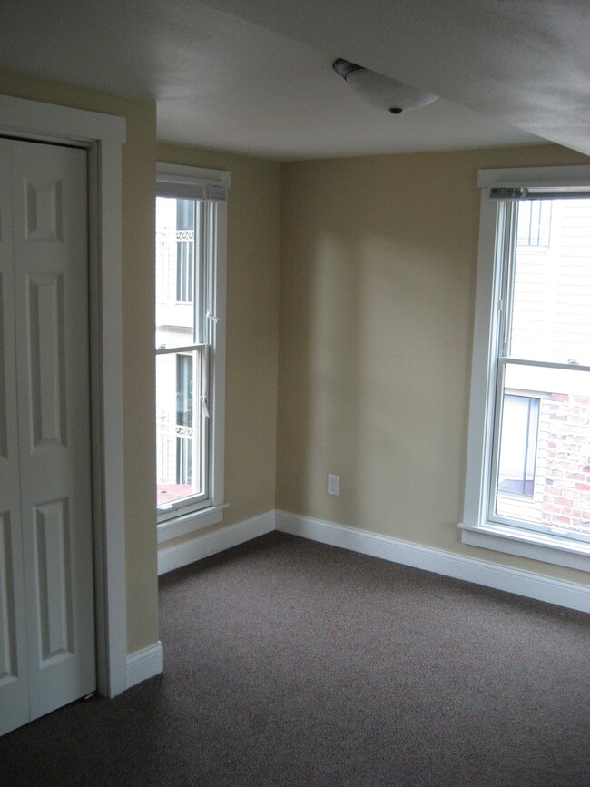 Building Photo - 230 S Dodge St