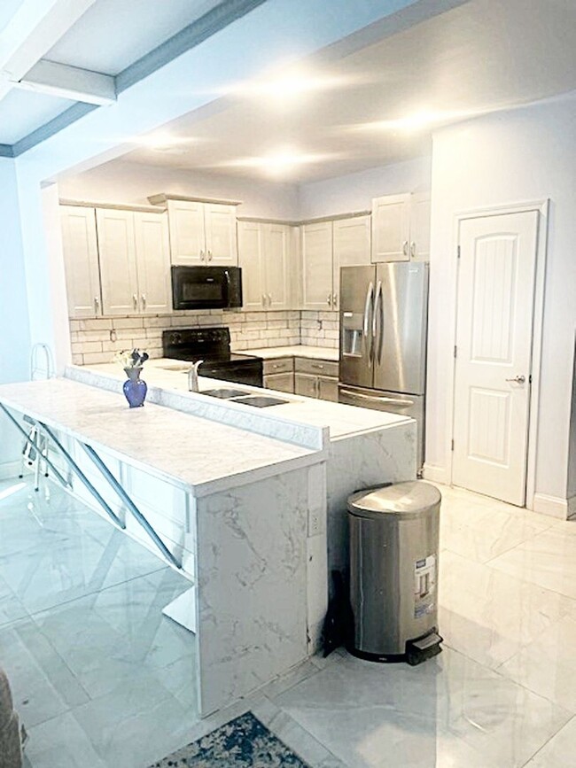 Building Photo - Spacious 4BR/2.5BA Townhome in Morrow, GA