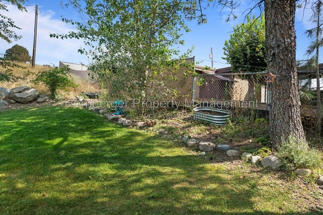 Building Photo - 2605 E Upriver Dr