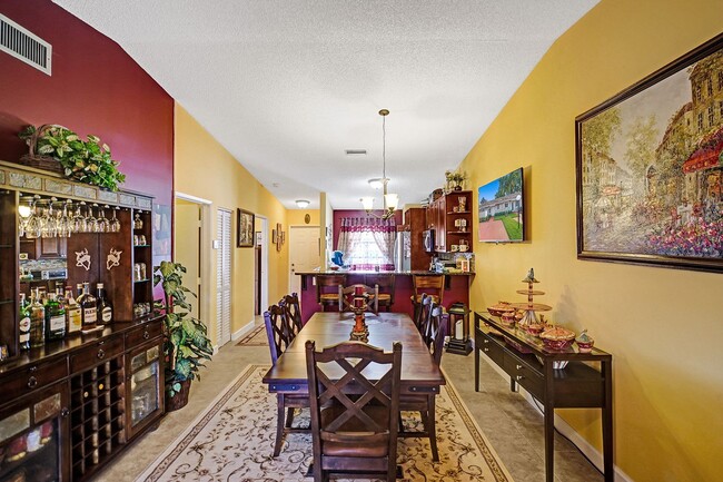 Building Photo - Beautiful 2BR/2BA WITH GARDEN VIEW in the Hear of Boca (55+ community)