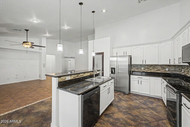 Building Photo - 25537 W Forest Grove Ave