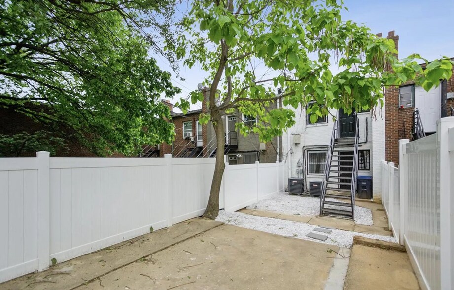 Building Photo - 1707 Montello Ave NE