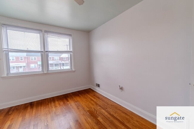 Building Photo - 8666 Oak Rd