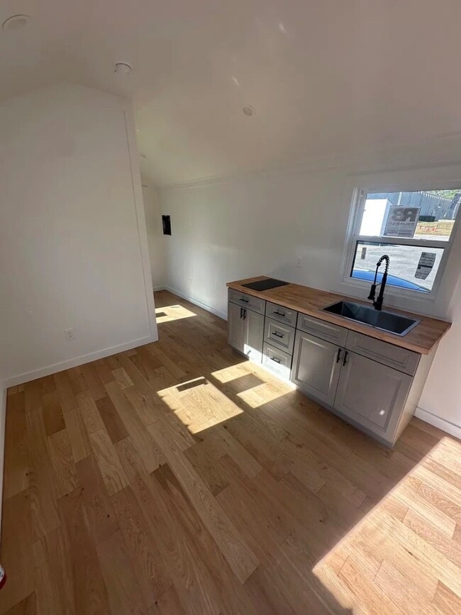 Building Photo - 2015 Union School Rd SW