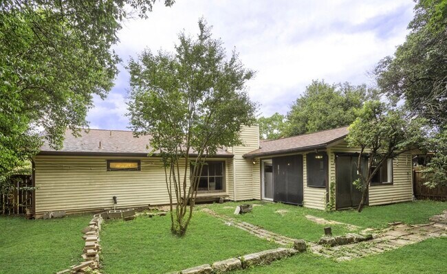 Building Photo - 6730 Country Swan