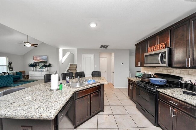 Building Photo - 18326 Trace Pointe Ln