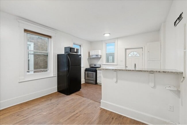 Building Photo - 6020 Catharine St