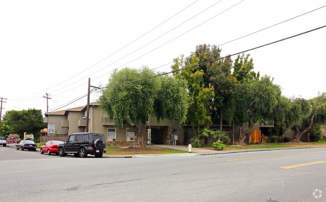 Primary Photo - 165 Monroe St