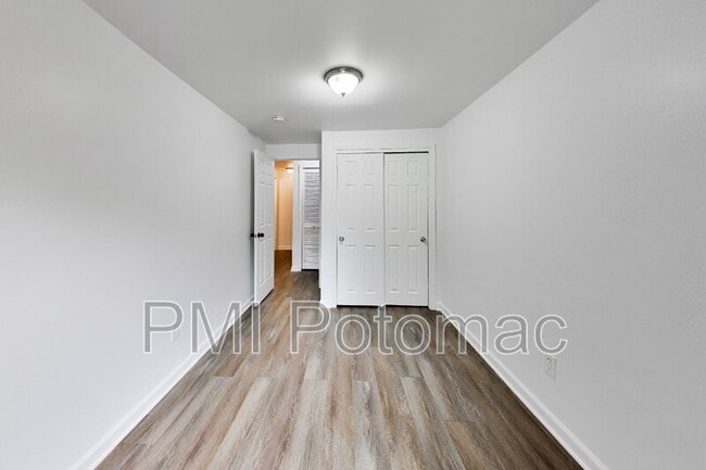 Building Photo - 9391 Chadburn Pl