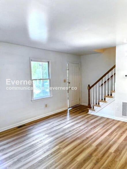 Building Photo - 532D Neck-O-Land Rd