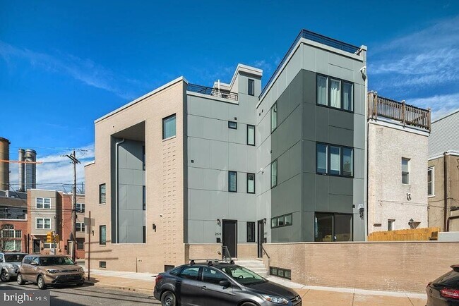 Building Photo - 2537 Grays Ferry Ave