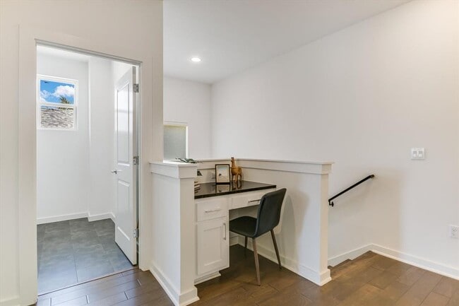 Building Photo - 1916 Bunche Rd