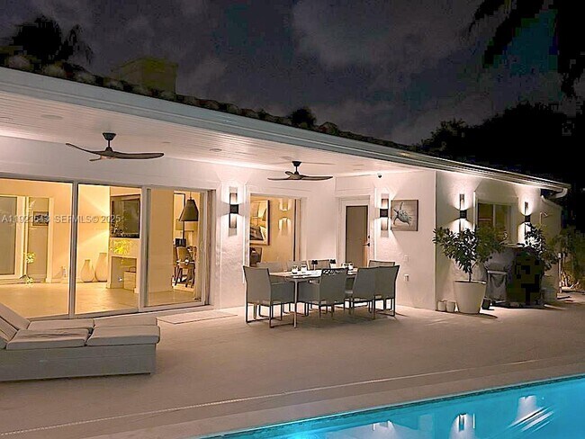 Building Photo - 375 Harbor Ct