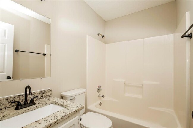 Building Photo - 37 Ridgefield Dr