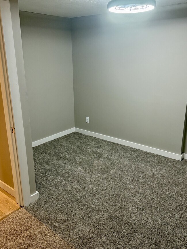 Building Photo - 401 W Douglas Ave